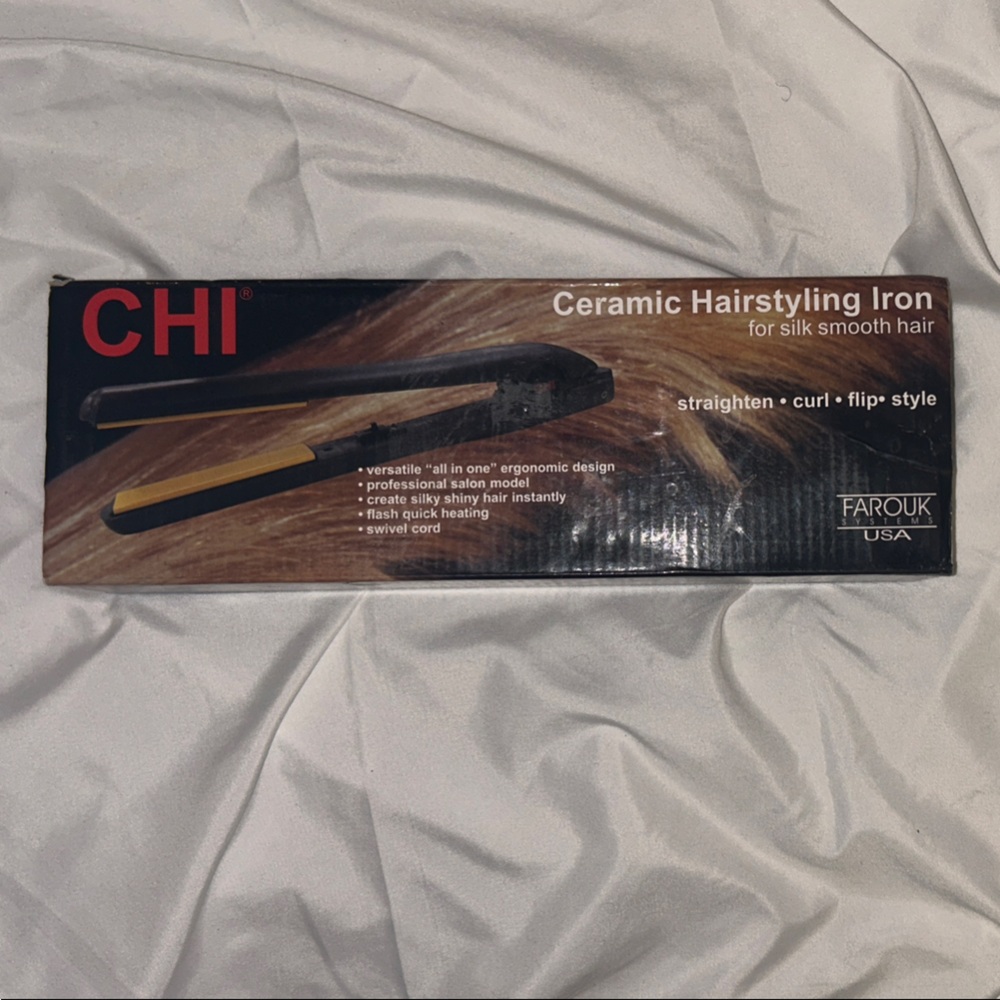 CHI Ceramic Hairstyling Flat Iron.